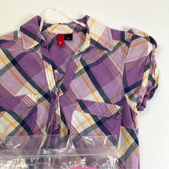 Divided by H&M Size 2 Purple Plaid Short Sleeve Front Button Top 10i - Picture 8 of 8